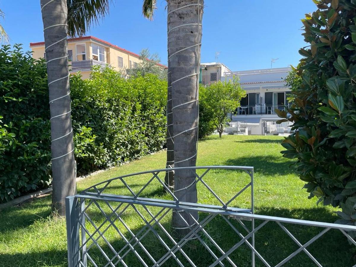 Villa Marisa Resort カステッランマーレ・ディ・スタービア エクステリア 写真